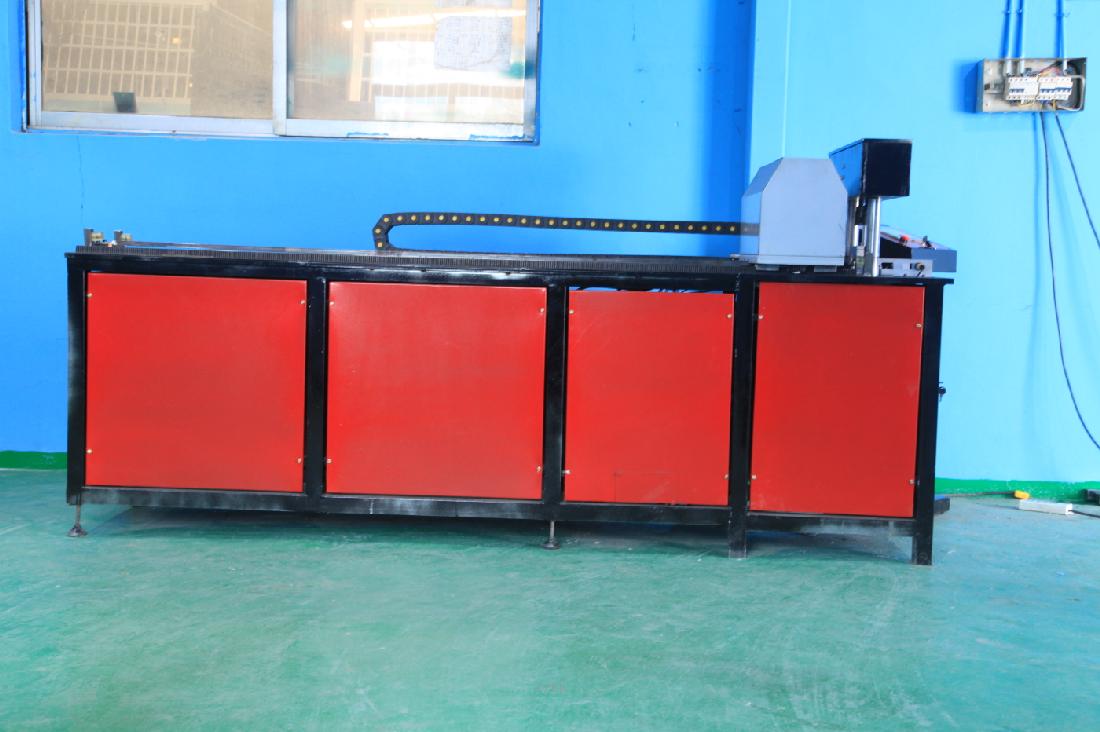 不锈钢管冲孔机