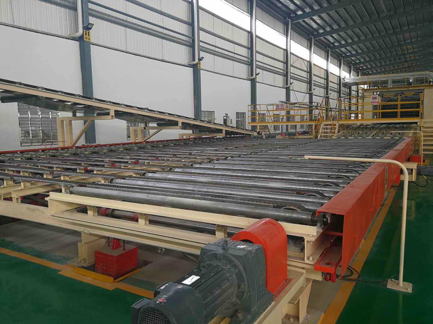 石膏板机械设备的生产过程分为哪些步骤