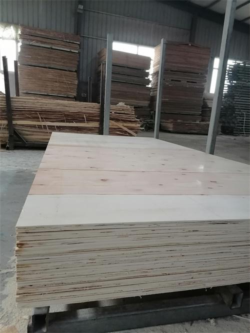 木质胶合板