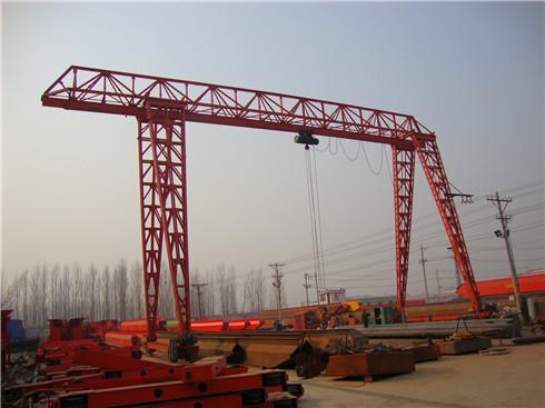 悬挂门式起重机